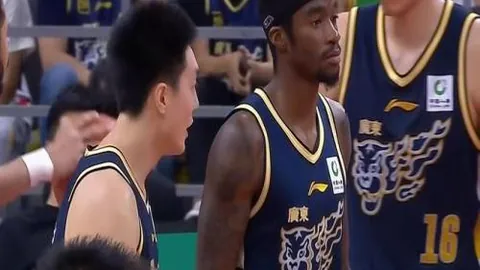 “NBA战果风云：15胜11负悬殊差距，球星价值排名引热议！”